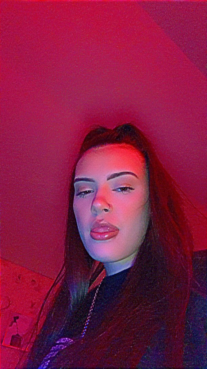 MistressBell02's tweet photo. Dm me to be my sub💋So I can be your mistress🤫#paypiggyneeded #findom #sendmemoney #gamergirl #straponfun #paypig https://t.co/wTS1NGlDXU