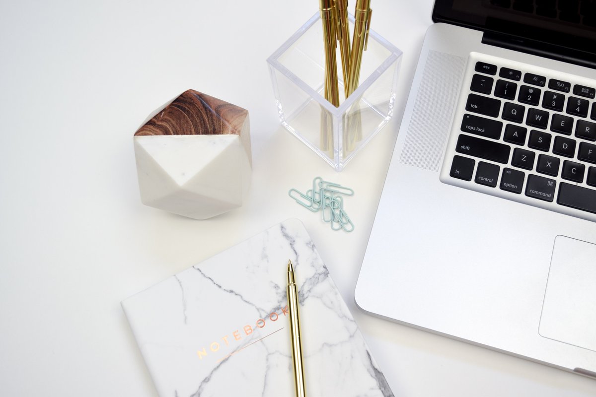 Content batching saves my life and helps me blog while I work full-time. Here's how to batch your creative content and get blog work done quicker!

loveemblog.com/2022/03/task-b…

<a href="/BloggersHut/">Bloggers Hut ✨</a> #BloggersHutRT  @cosyblogclub
#theclqrt #TRJForBloggers #bloggerstribe