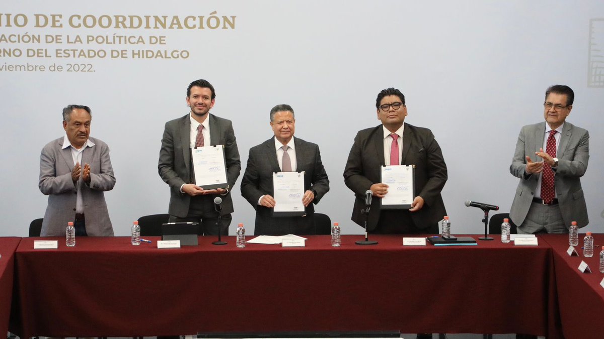 juliomenchaca_'s tweet photo. Firmamos un convenio de colaboración con el @coneval, organismo autónomo, que nos ayudará a tener una evaluación constante de los programas sociales para reducir los niveles de pobreza extrema en Hidalgo. https://t.co/l1iG2lmfqt