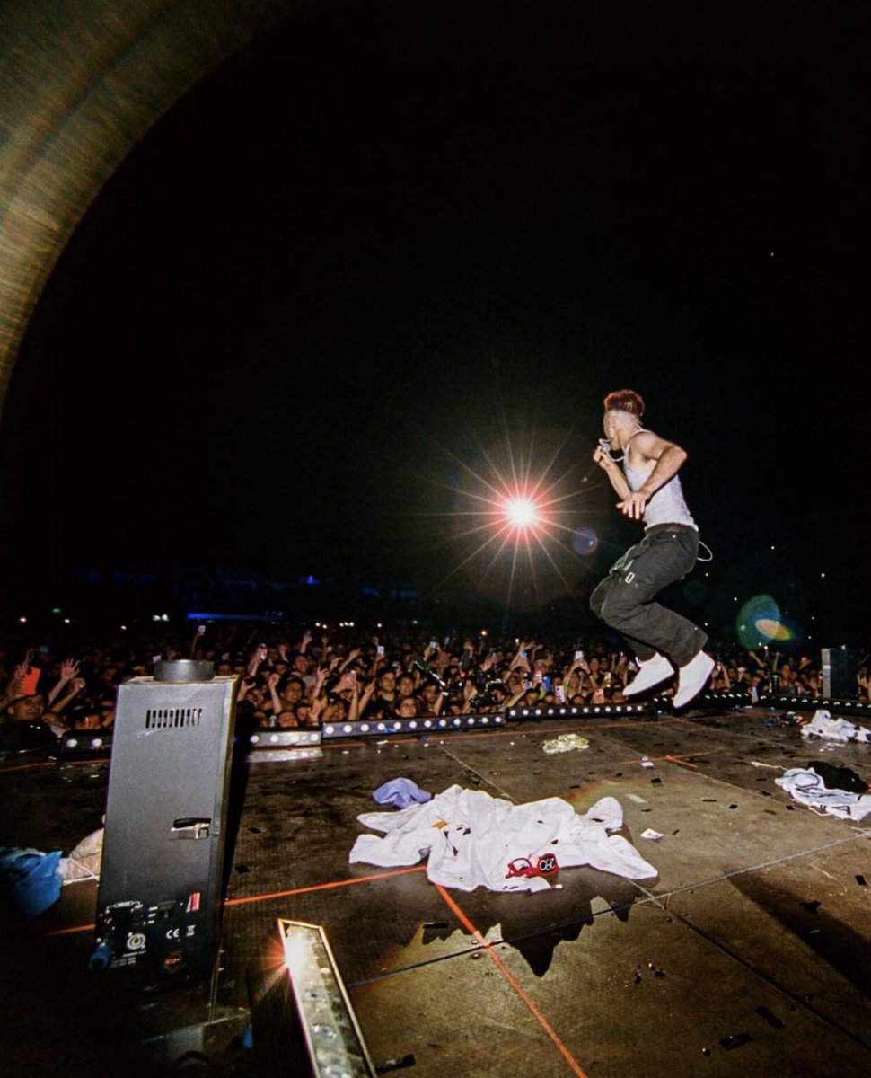 Wos vía instagram: “Por acá no baja la manija che, qué hacemos?” 👀