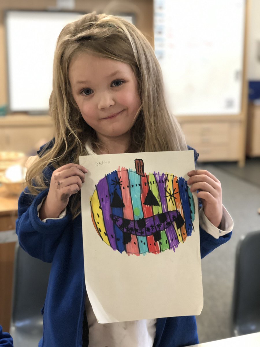 Cuiken_Primary's tweet photo. P1 using shapes to decorate their pumpkins last week for Halloween! 🎃 https://t.co/a7PgD2cYeS