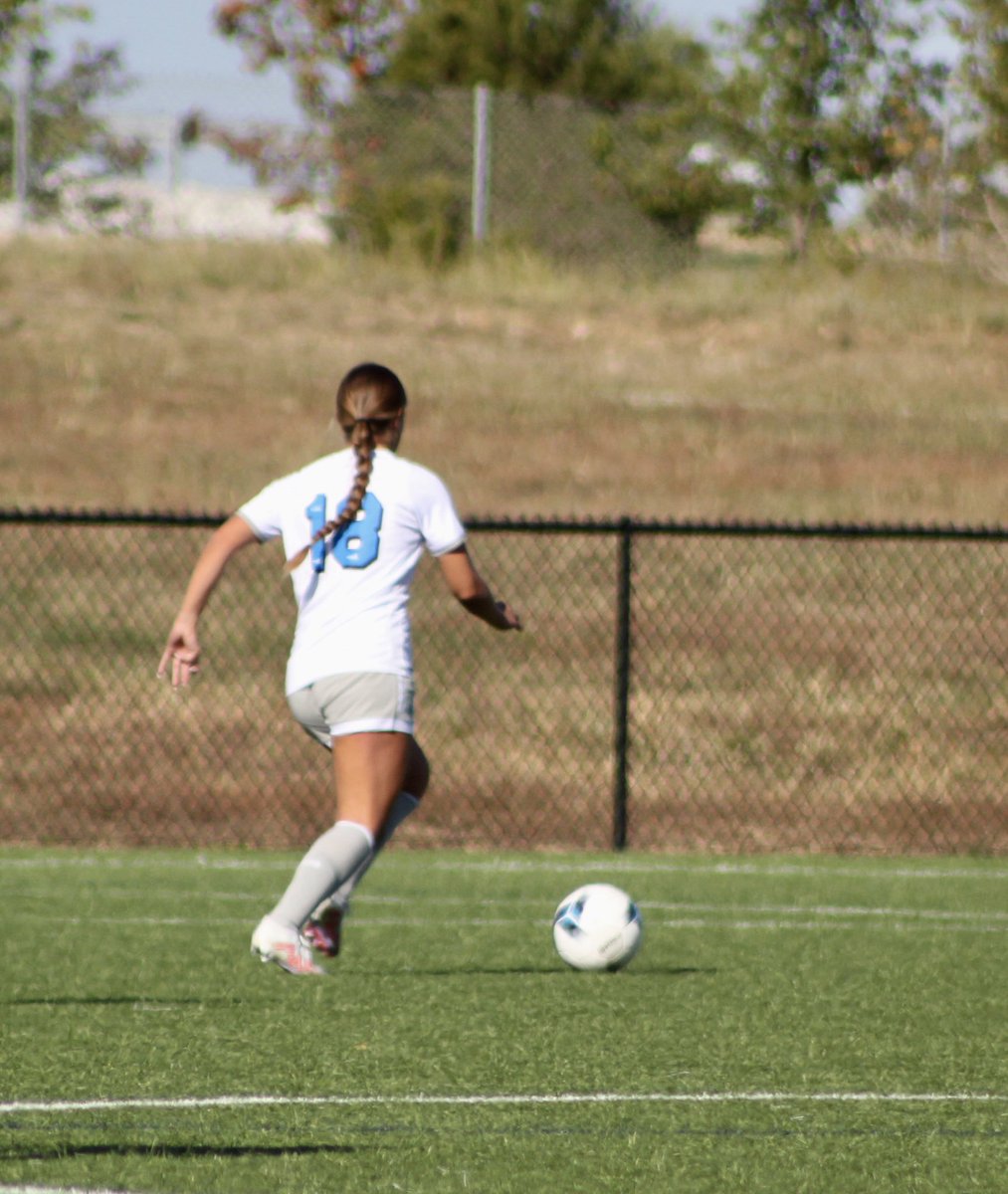 AddiCurtis's tweet photo. I am excited to announce my commitment to further my athletic and academic career at Benedictine University! I want to thank my family, coaches, friends and teammates for supporting me along the way! Go eagles!❤️🦅 @BenU_WSoccer @MORush0405NPL @GirlsSoccer_THS https://t.co/DcHaRpzhvx
