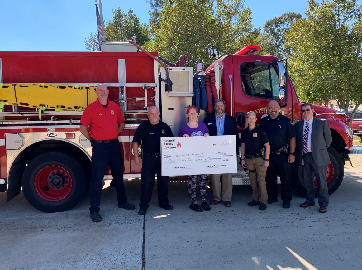 GA Insurance & Safety Fire Commissioner's Office (@ga_doi) on Twitter photo On Friday, members of our Fire Investigations Unit, <a href="/GaArsonControl/">GA Arson Control</a>, the Manchester Fire & Police Departments, & the local District Attorney's office awarded a Manchester citizen $3,500 for their help identifying a suspect involved in an arson case last year. #gapol On Friday, members of our Fire Investigations Unit, <a href="/GaArsonControl/">GA Arson Control</a>, the Manchester Fire & Police Departments, & the local District Attorney's office awarded a Manchester citizen $3,500 for their help identifying a suspect involved in an arson case last year. #gapol