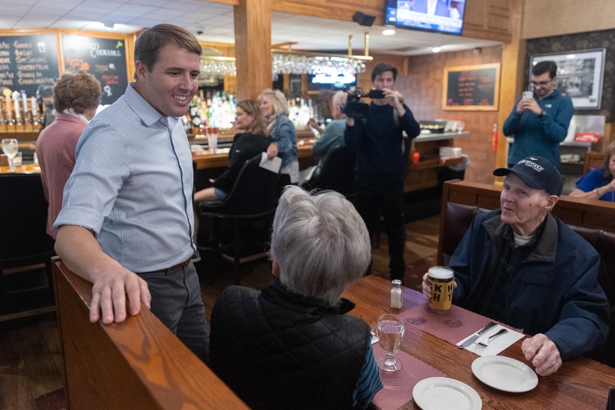 ChrisPappasNH's tweet photo. Growing up in a family restaurant business taught me the values of service and putting people first. 

Glad to be at the Puritan Backroom with @jeanneshaheen this afternoon to greet the lunch crowd and remind folks to get out and vote tomorrow! #NHPolitics https://t.co/F4e0W7AiP2