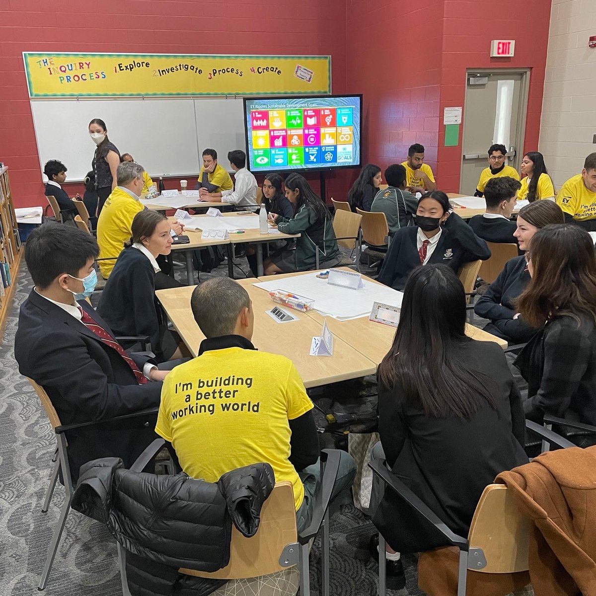 bayviewglen's tweet photo. #EYConnectDay @EYCanada
https://t.co/6S0o0cRWb3
Check out our Facebook post to find out what our Grade 9 students learned with EY Volunteers!
#BayviewGlen #BVG2022 #UpperSchool #EYCanada #EYRipples #EYToronto https://t.co/LBzDxIKREb