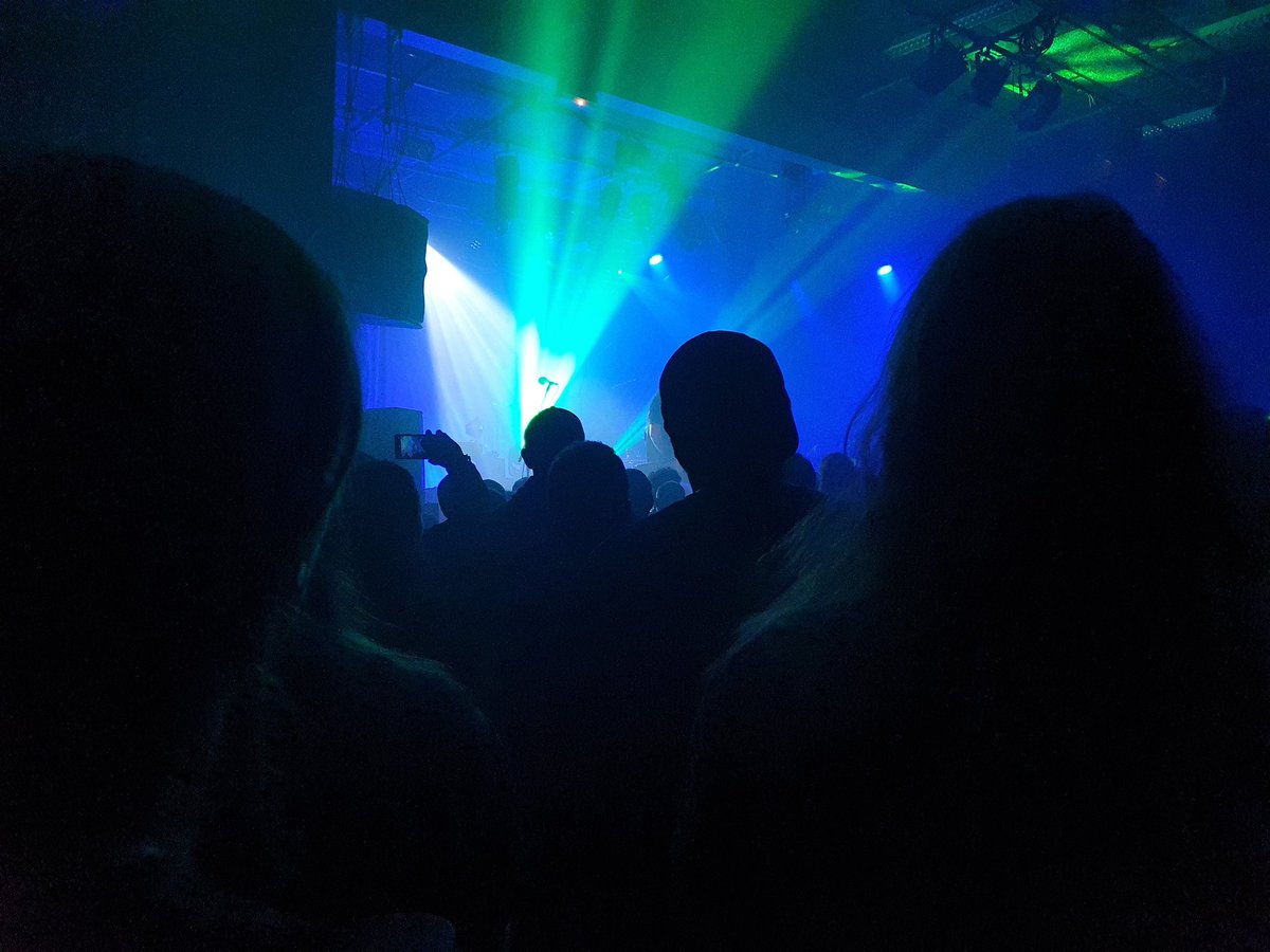 Ma pov de gars de 1m65 en concert