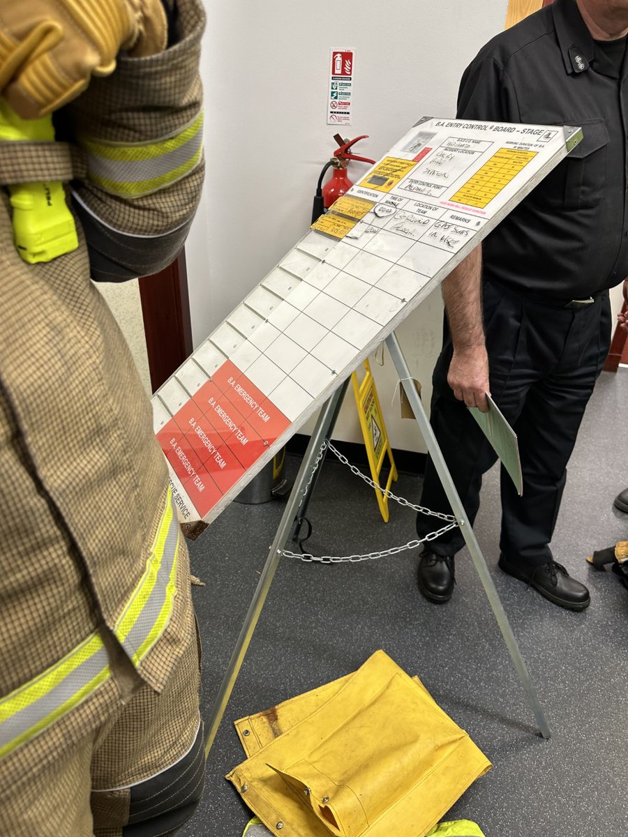 Scotfire_ENSA's tweet image. On-call personnel from Dalry, carrying out a Gas suit related incident scenario using the BA board and Han 1 &amp;amp; Han 2 forms. #sfrs #trainingiskey