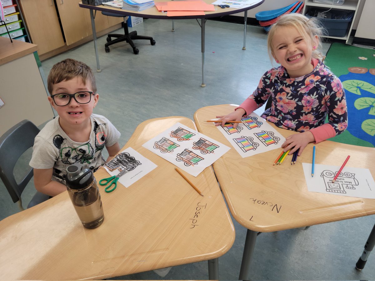 Mme_Belding's tweet photo. These cuties are making pattern trains! Can't wait to see the end product. Merci @firstgradefrenchies https://t.co/KyKiobMEvM