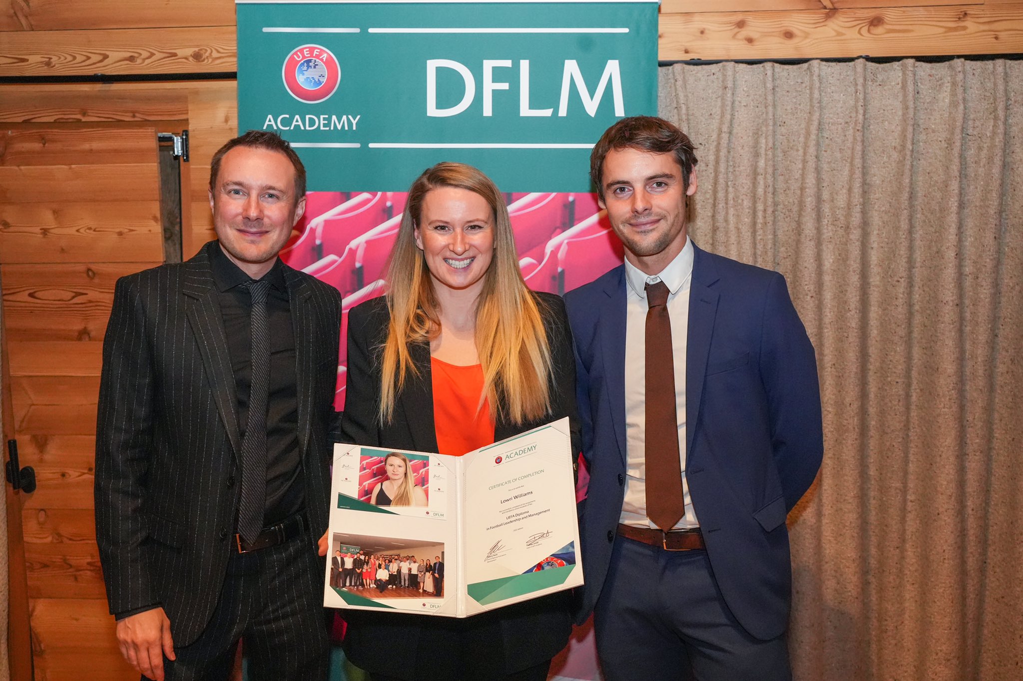 Lowri Roberts (lowri_1987) / Twitter