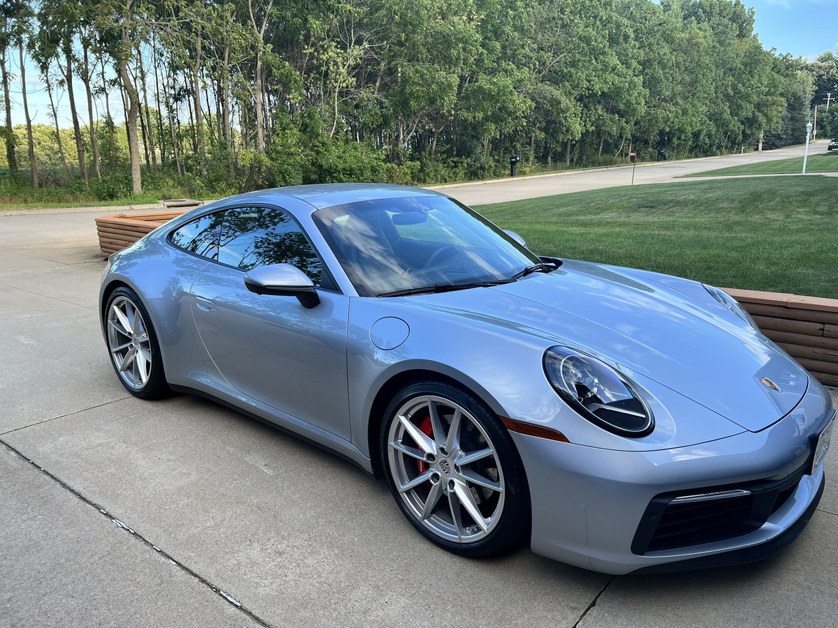 AbeliReviews's tweet photo. We got to test drive this beaut when we were back for my sister’s wedding in June. It was a dream, and we definitely didn’t want to give it back. #porsche #carreview #testdrive #911carrera4s #needforspeed #videoonyoutube #letsgoforaride https://t.co/8MXPRmGkaI