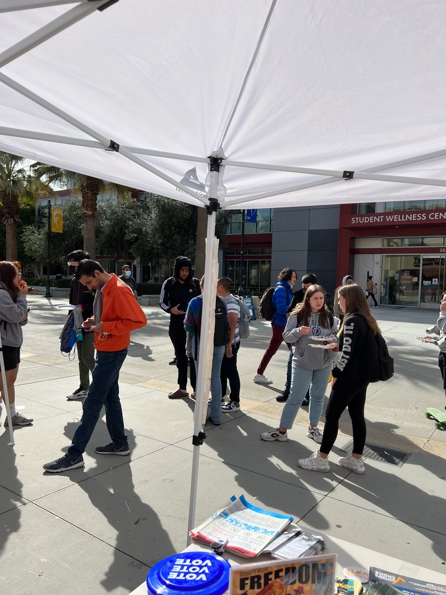 SJSUvotes's tweet image. It was great talking to students at pizza at the polls! #sjsuvotes @sjsu @SLSVCoalition @sccvote  @SJSUPrezPerez