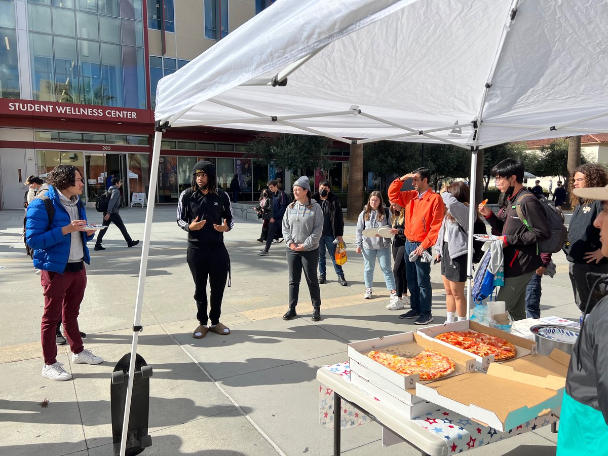 SJSUvotes's tweet image. It was great talking to students at pizza at the polls! #sjsuvotes @sjsu @SLSVCoalition @sccvote  @SJSUPrezPerez