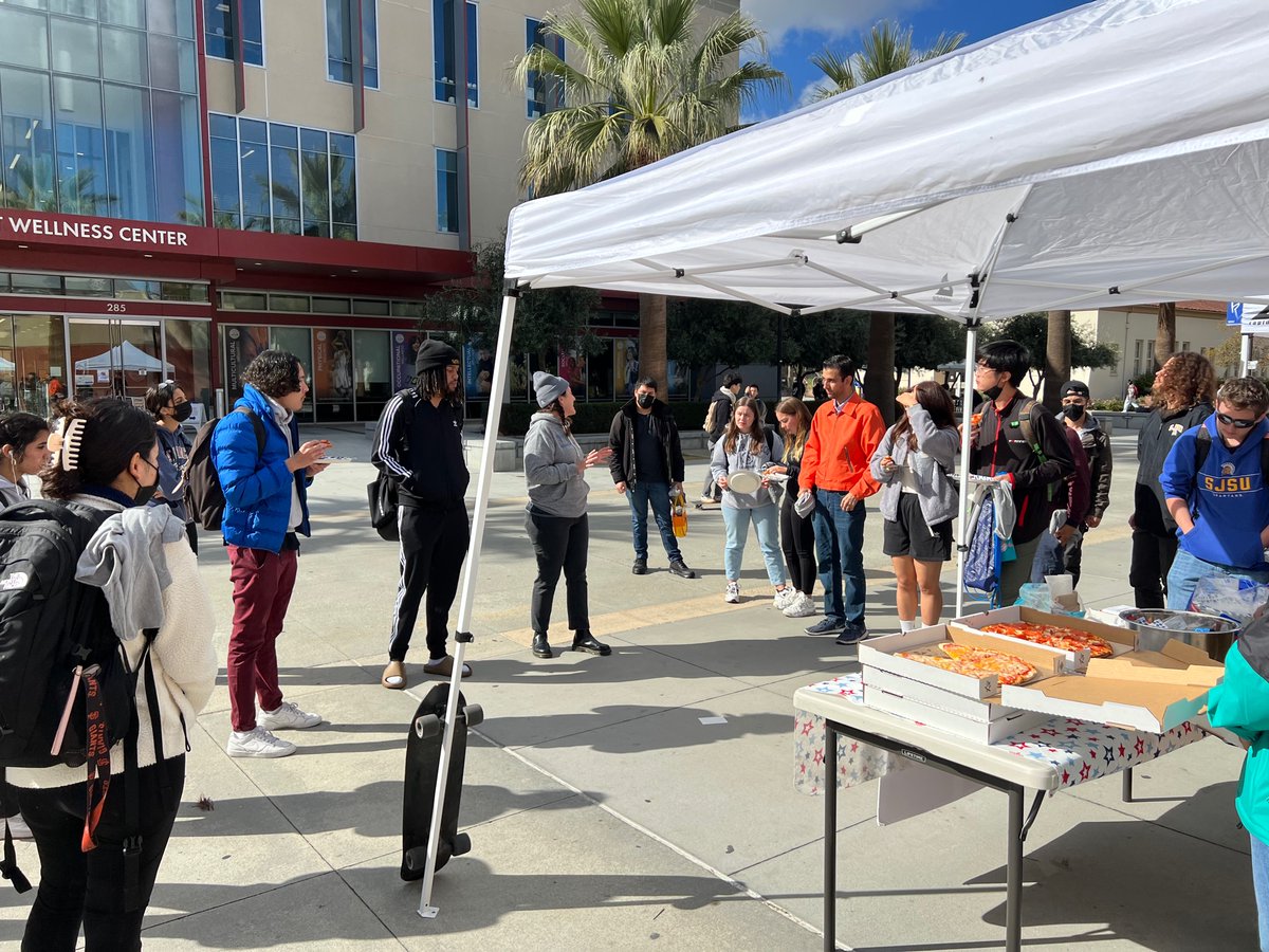 SJSUvotes's tweet image. It was great talking to students at pizza at the polls! #sjsuvotes @sjsu @SLSVCoalition @sccvote  @SJSUPrezPerez