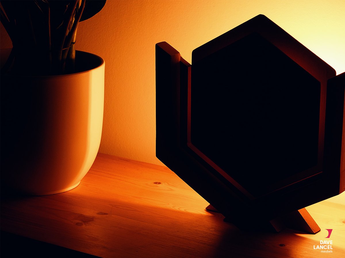 Made a small #BlackMire lamp for my buddy <a href="/Wikz12/">Wikz</a> #woodworking