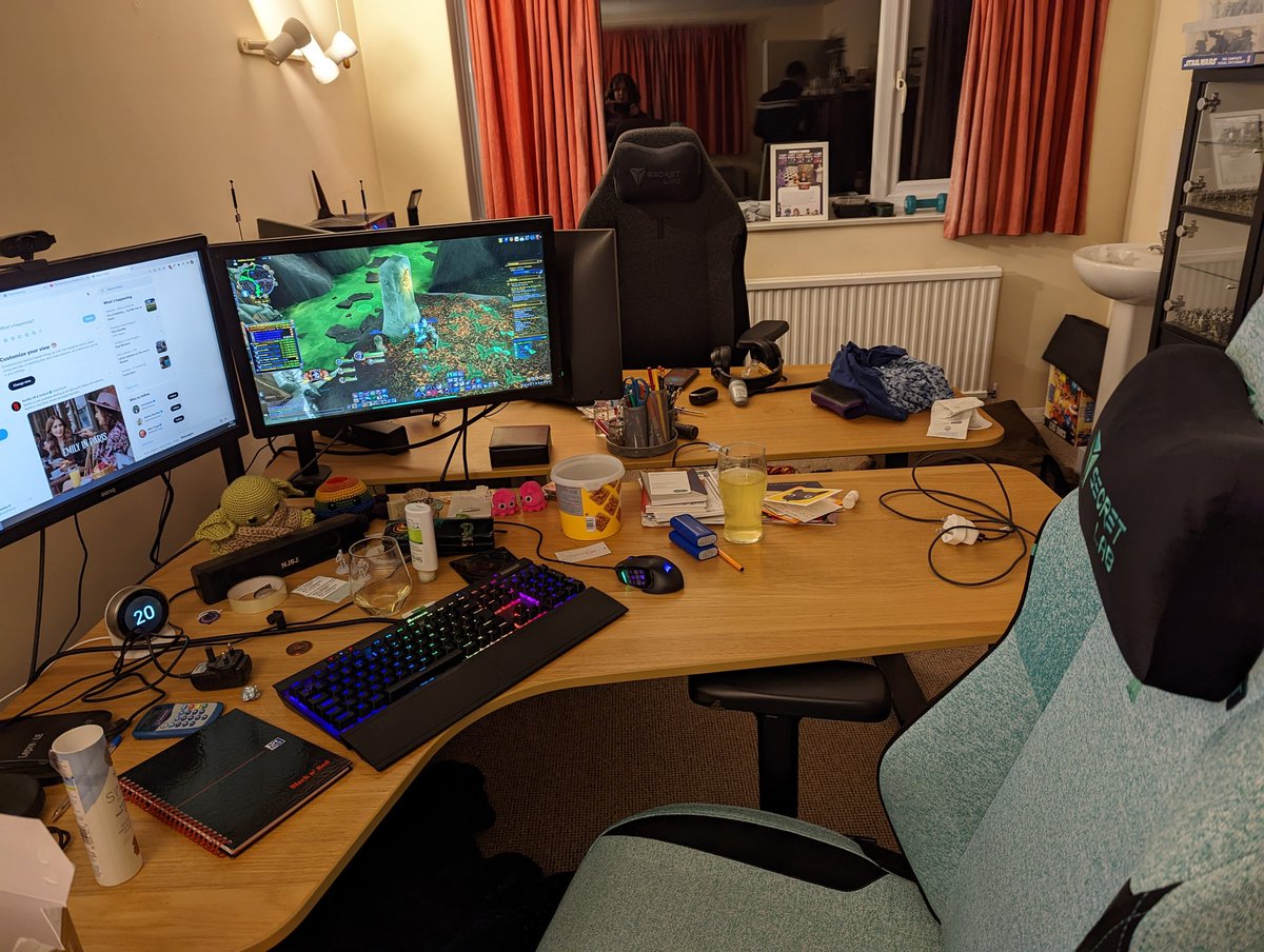 mattimooz's tweet photo. We've had these #Secretlab chairs for a while now and they really are excellent https://t.co/kxhM2h6hOV