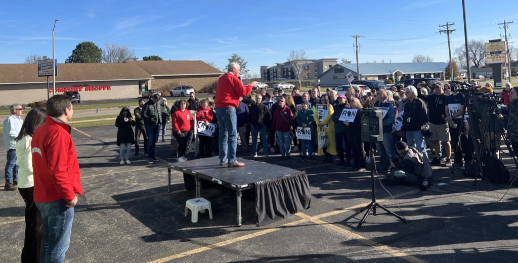 RonJohnsonWI's tweet photo. Good afternoon from Janesville with @NikkiHaley and @BryanSteil on #RonsRoadTour. https://t.co/imdorgnEG1