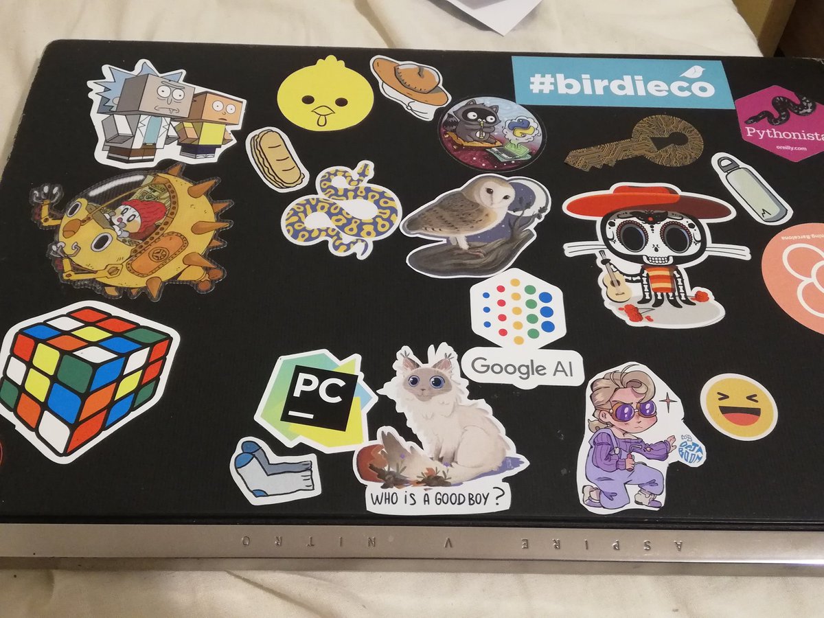 gorayni's tweet photo. I'd just put the stickers I've got at @Ohcomicsfest in my laptop. I love the art of @cgargots and @apple_toast. https://t.co/P9sUdzXskU