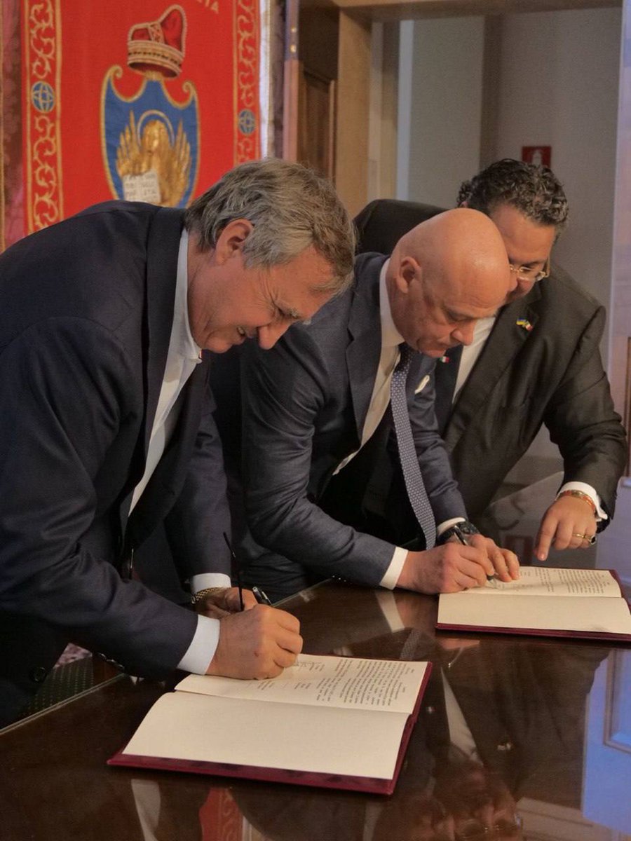 We have signed the agreement on partnership between Odesa and Venice – an important step towards the development of the cooperation, both now and after our Victory. I thank the Mayor of Venice <a href="/LuigiBrugnaro/">Luigi Brugnaro</a> and all the venetians for their support and friendship!