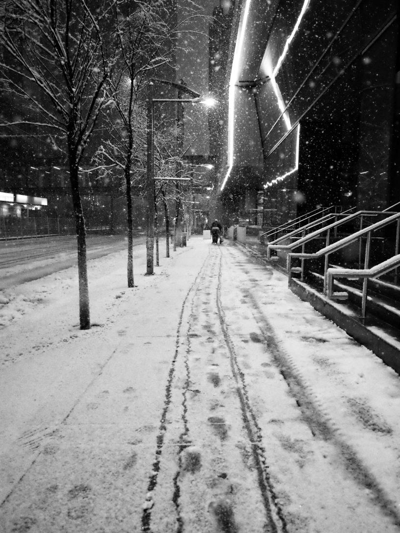 StreetScotty's tweet photo. #StreetPhotographyTribe #StreetHunters  #thestreetphotographyhub  #Streetleaks #CityGrammers #streetsincanada  #urbanstreetphotogallery #blackandwhitephotography  #streetphotographersinternational #ricohgr2 https://t.co/BLKRSX7TQb