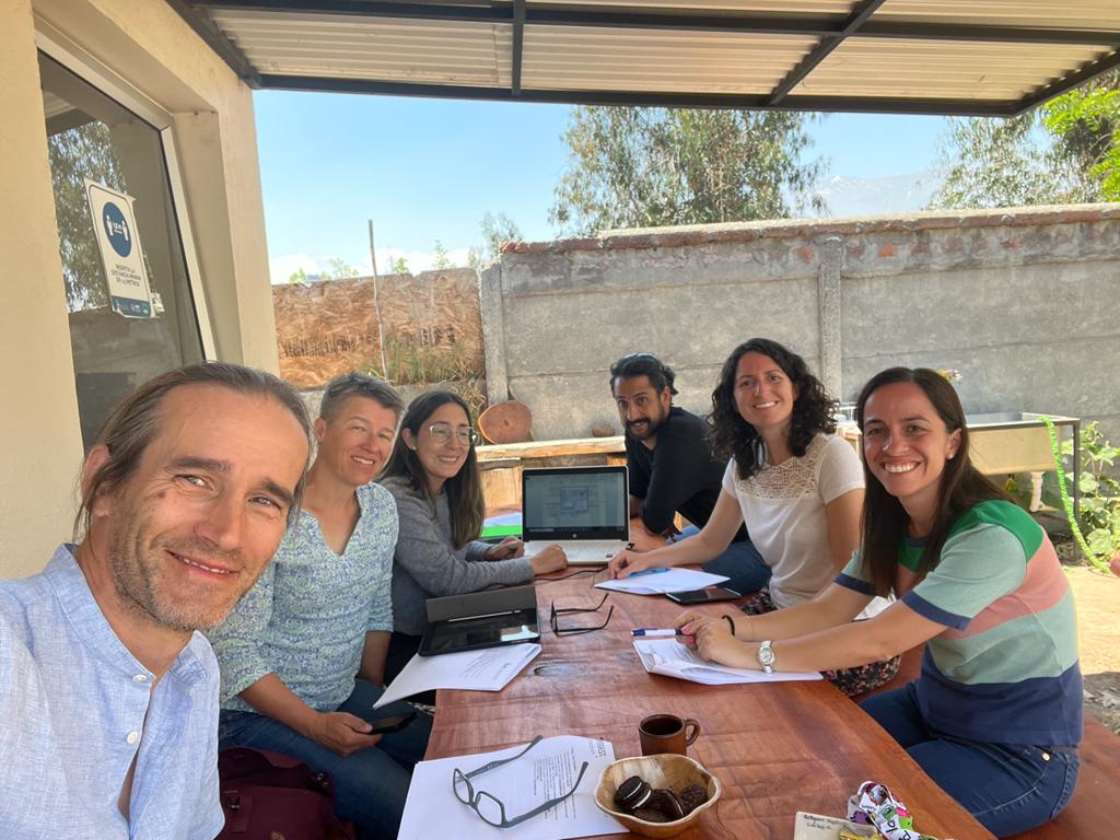 Elena Arranz (@earranz) on Twitter photo Morning meeting discussing the details of the upcoming 1st Latin American #INFOGEST Training School <a href="/INTA_UChile/">INTA</a> 🇨🇱
with <a href="/AndreBrodkorb/">Andre Brodkorb</a> <a href="/LottiEgger/">Lotti Egger</a> <a href="/IgorPachecoC/">Igor Pacheco Cruz</a> <a href="/ailynnesg90/">Ailynne Sepúlveda González</a> & Talita Comunian Morning meeting discussing the details of the upcoming 1st Latin American #INFOGEST Training School <a href="/INTA_UChile/">INTA</a> 🇨🇱
with <a href="/AndreBrodkorb/">Andre Brodkorb</a> <a href="/LottiEgger/">Lotti Egger</a> <a href="/IgorPachecoC/">Igor Pacheco Cruz</a> <a href="/ailynnesg90/">Ailynne Sepúlveda González</a> & Talita Comunian