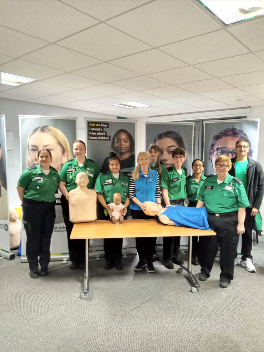 CountessPR's tweet photo. Learning the @SJASaveALife skills tonight -alert confusion ,voice, pain ,unresponsive.Thanks to adult team, cadet team. I am so proud to have a @stjohnambulance #HighSheriff cadet during my year.Talking  about my training @BBCRadioManc tomorrow. https://t.co/Mk3bi2oFuu