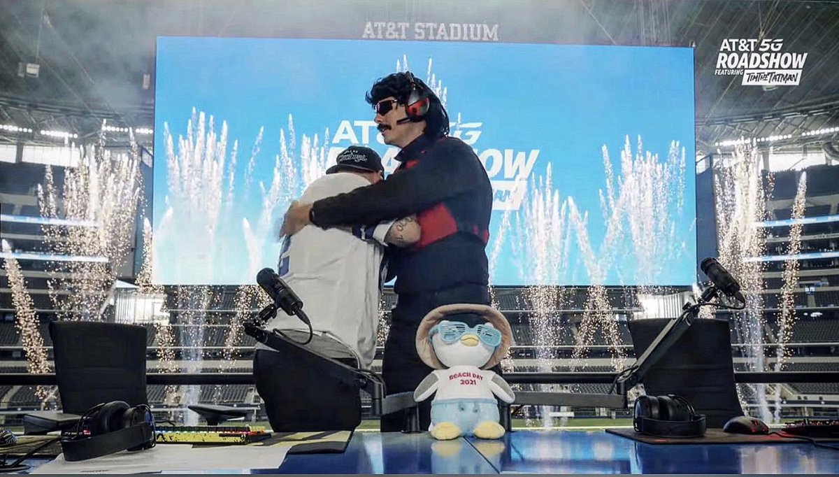 MelzThePlug's tweet photo. Two Titans in the industry, great steam @timthetatman @DrDisrespect #2Time2Ton https://t.co/uOO8UcxKqG