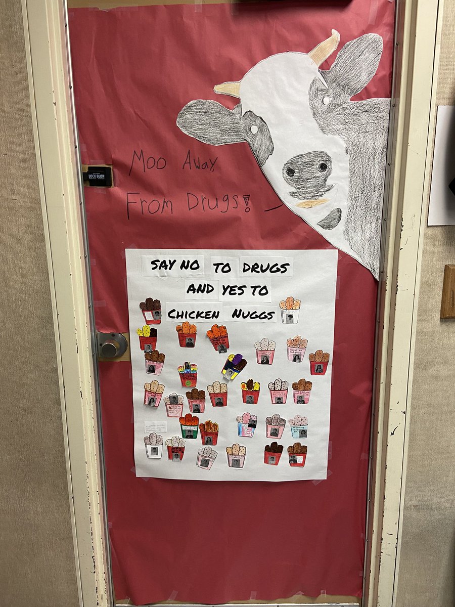 Looking at the winning grade 3-5 red ribbon week door. Two years running. @OsideUSD #DestinationOside