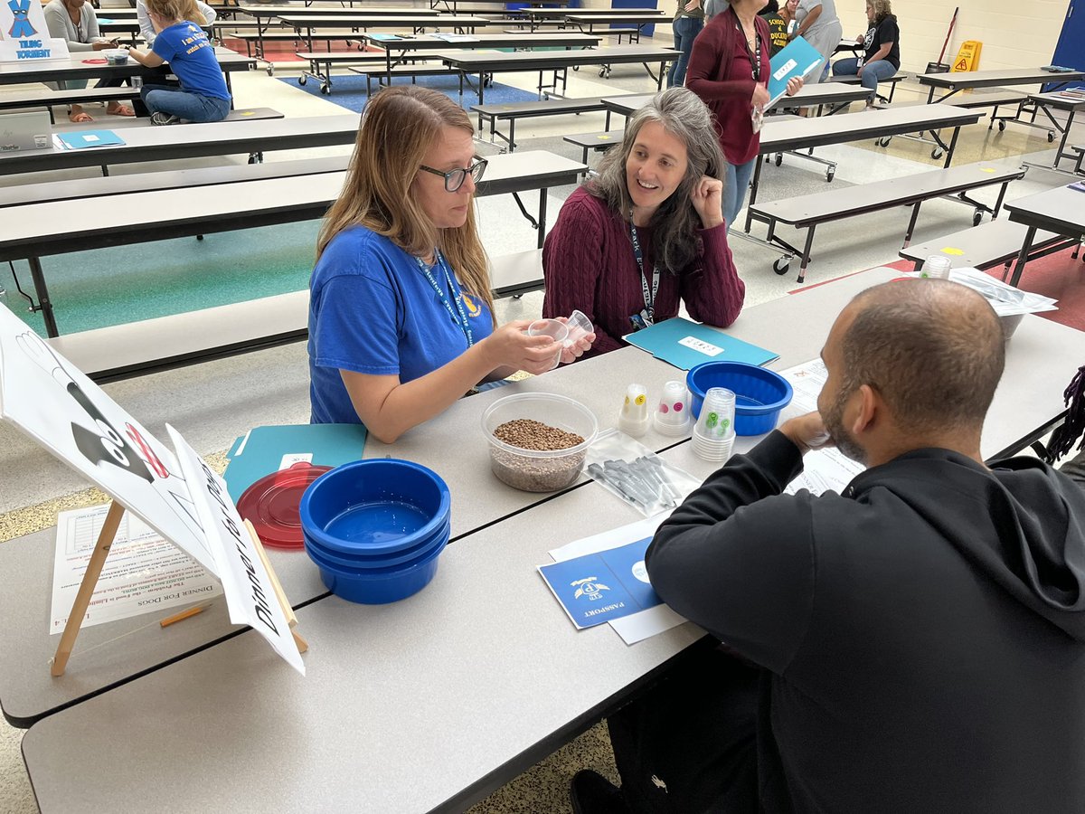 CPES4LIFE's tweet image. Partnering with @ODU #TTAC to train teachers for #MathFest at College Park. @kelvin_bailey @kAteach81 @DrManigo @ladavids_a @ChelyseMiller Exploring kinetic math with our @LuPlayground @VBTitleI @vbschools