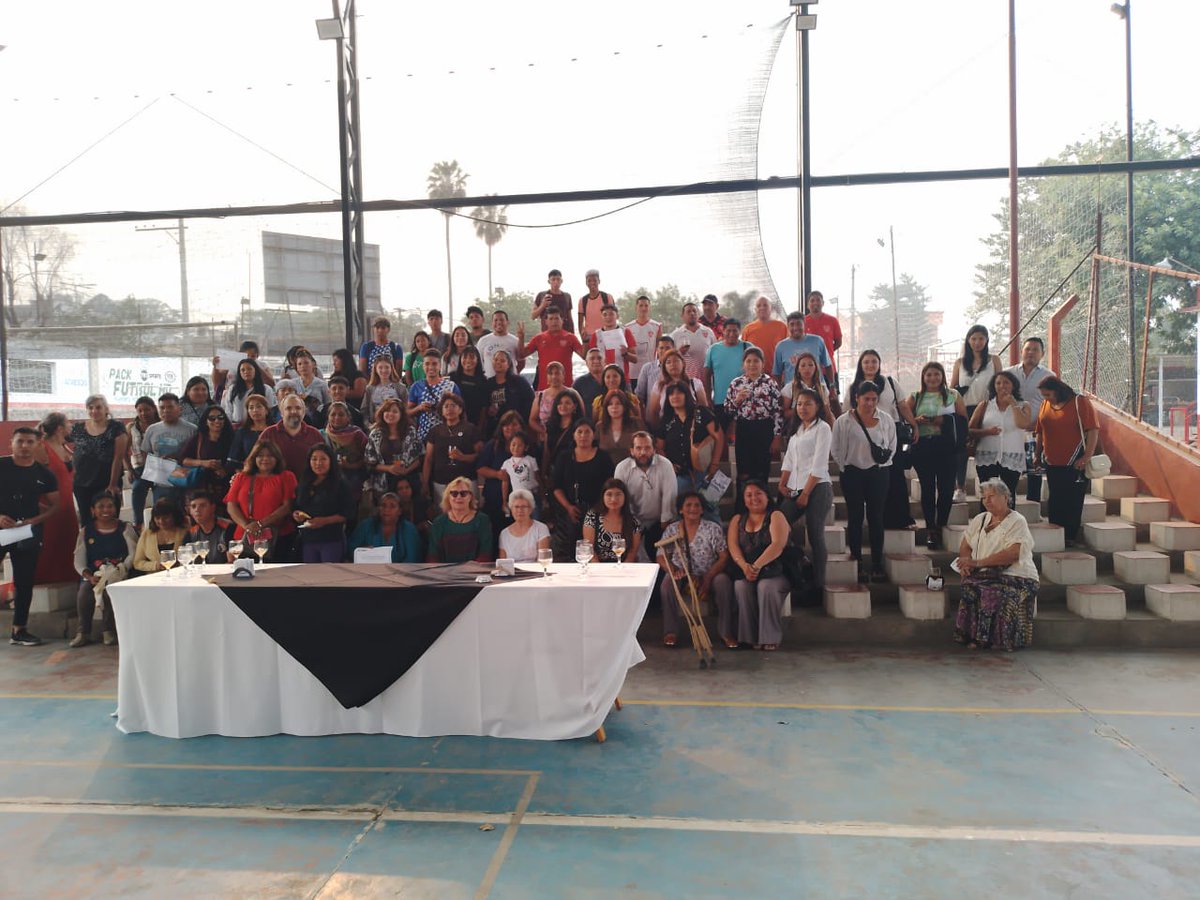 defensoria_nnya's tweet photo. #Jujuy
Área de Coord. con Organizaciones Sociales @defensora_nna hace entrega de diplomas a 560 personas, trabajadoras/es de clubes de barrio, merenderos y comedores por la capacitación brindada por La Defe en materia de Derechos de Niñas, Niños y Adolescentes. https://t.co/EKM4lhWr0d