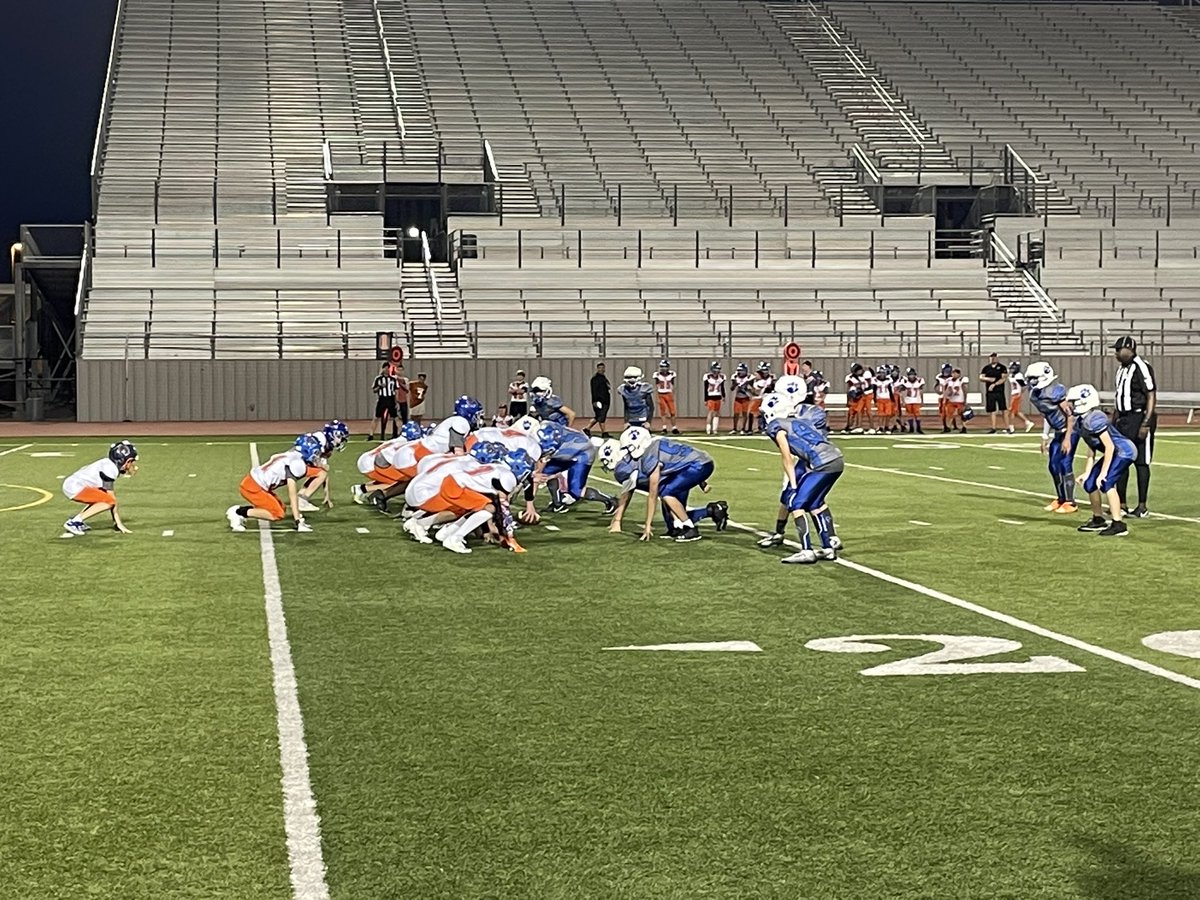 Last football game of the year for our 7th graders! Go Tigers 🐅 <a href="/AthleticsLMS/">Leander Tiger Athletics</a> <a href="/LeanderTigers/">Leander MS</a>