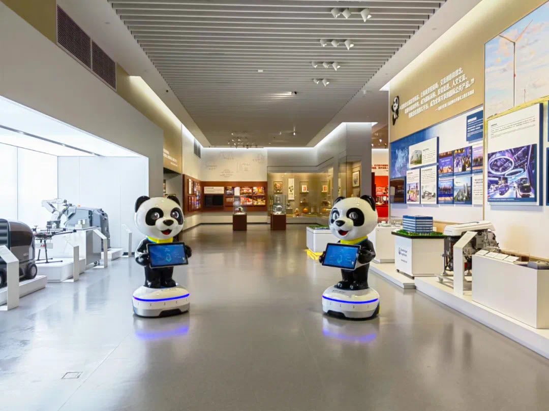 JerryWa65429814's tweet image. Before the second CIIE in 2019
 iBen robot is based on the image of the mascot of the CIIE
 Tailor-made intelligent service robots &quot;Jinbao&quot;. So far
 &quot;Jinbao&quot; has served three CIIEs accumulatively #ibenrobot #robotics #servicerobot #CIIE