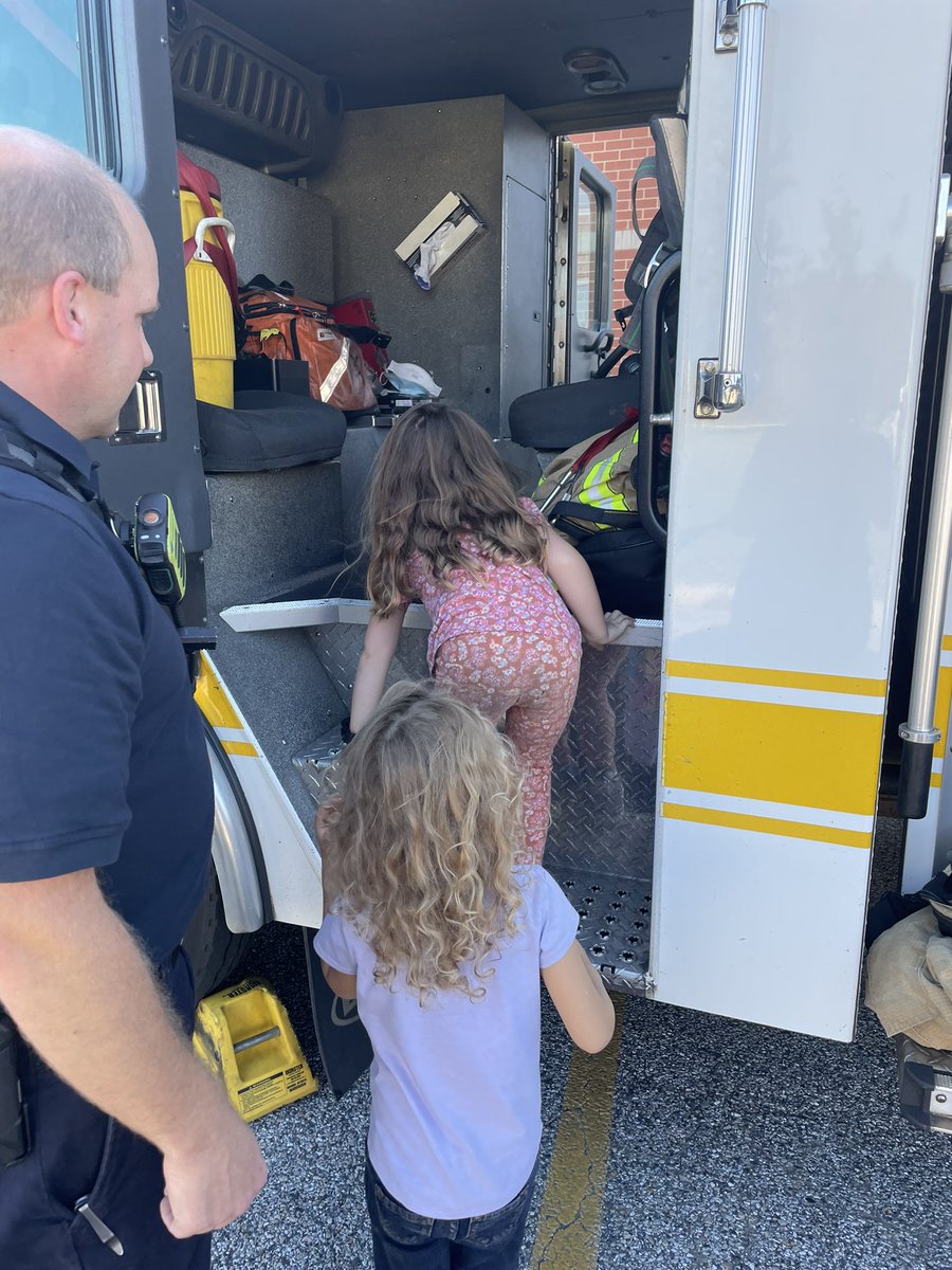 Mrs_Jefferson_'s tweet photo. Thank you @AACoFD for an awesome visit! Our kinders learned so much and had a great time. I think we have so future firefighters in this group! 🔥 👩‍🚒 

@FreetownAACPS @AACountySchools https://t.co/Qb9NScNT4B
