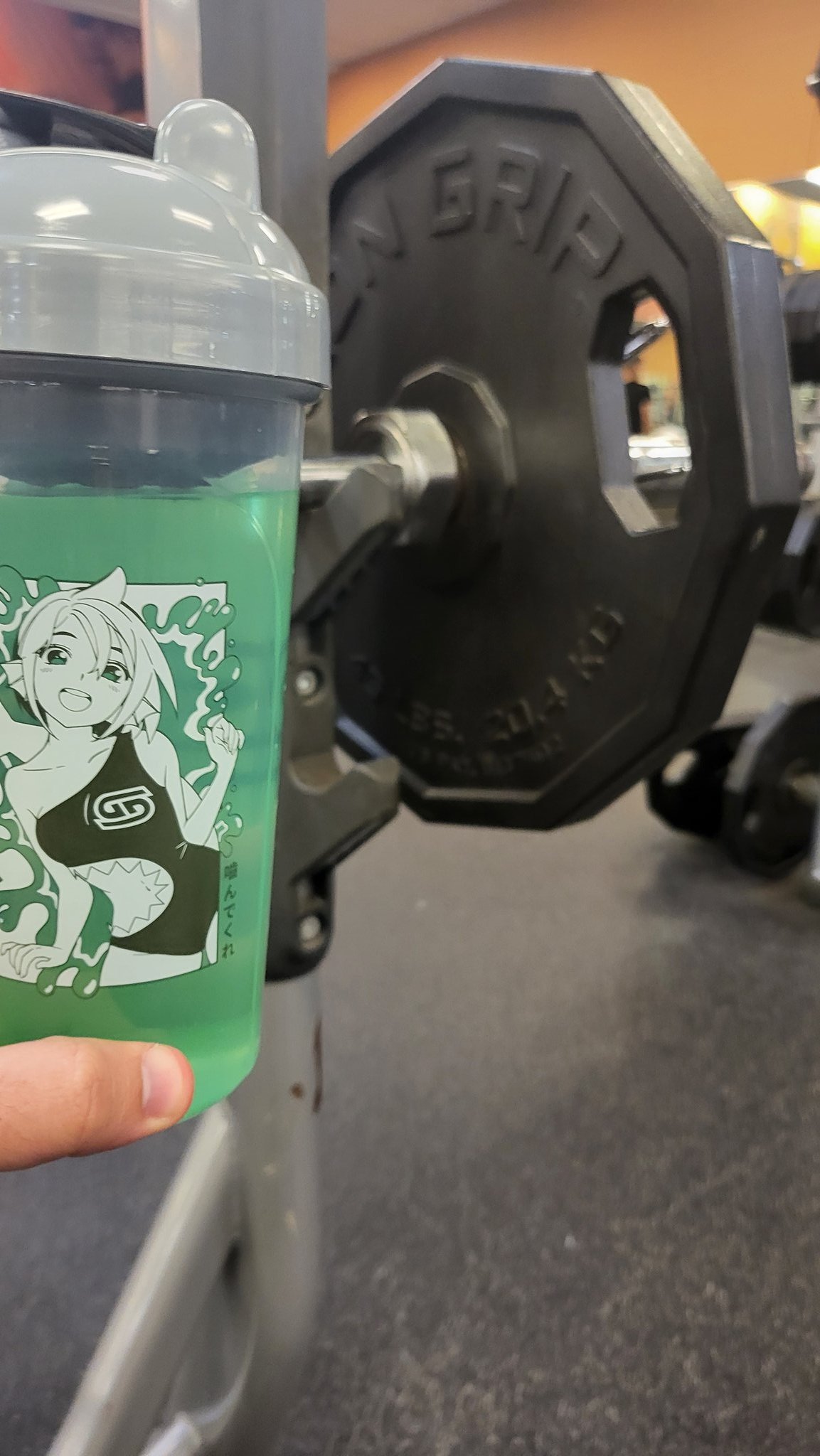 Fio Azucielo **Streaming Hiatus** on Twitter "Back to lifting with the