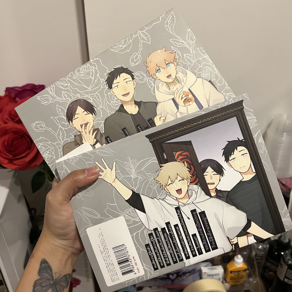 hcytatt's tweet photo. แกกก มันดีมากๆๆ เราให้ 10000000/10 ไปเลยยย เรื่องนี้ไม่ใช่แนว BL นะคะ แค่เป็น ชญ ปกติ‼️ใช่ค่ะ อ่านไม่ผิด ชญ ปกติ ฝั่งตัวเอกผญ.ทำงานอยู่บาร์แต่งชาย โคตรจะหล่อเลย แล้วก็สวยมากๆ รอเล่ม3ไม่ไหวแล้ววววววว https://t.co/urrCUacN3X