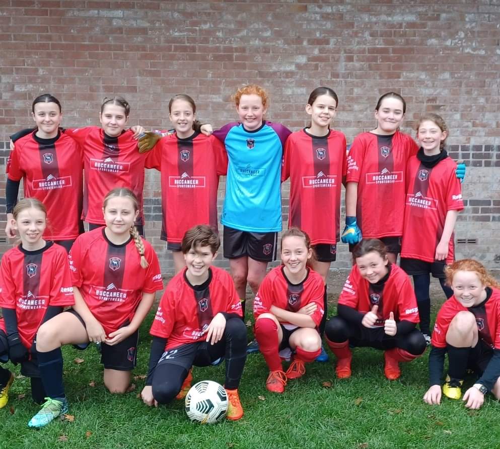 Hartford_FC's tweet photo. Looking absolutely mint ...well red & black for sure Hartford JFC Hurricanes Girls U13s in their new playing kit @buccgroup @HartfordFCGirls
#buccaneersportswear #sportskit #sublimatedplayingkit #sublimatedshirts #bespokesportskit https://t.co/lnfWQmubhe