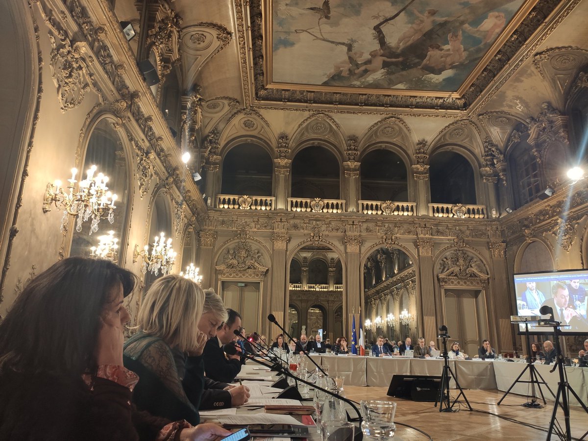 daniele_noel's tweet photo. [Vie municipale] #CM #Nancy 
Réaction construite, argumentée et plurielle des élus du groupe @NancyPositive
en conseil municipal cet après-midi.
Nous refusons la posture ; elle nuit à la vie de la cité, tout comme l'absence de dialogue. https://t.co/JWDsR4gBXD