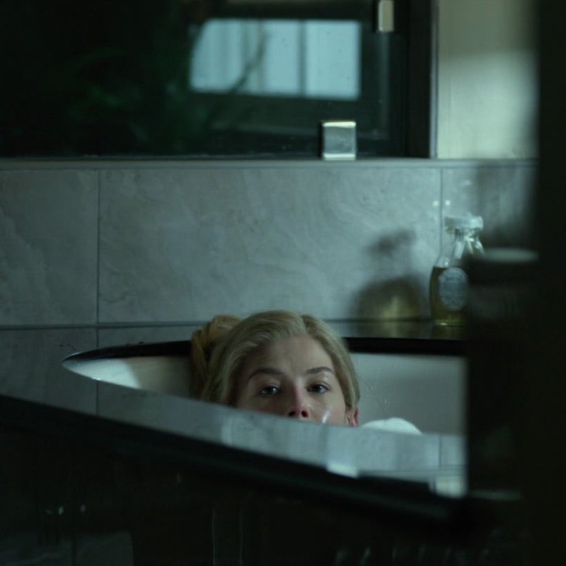 ilovespac_e's tweet image. “i’m so much happier now that i’m dead” Gone Girl (2014)