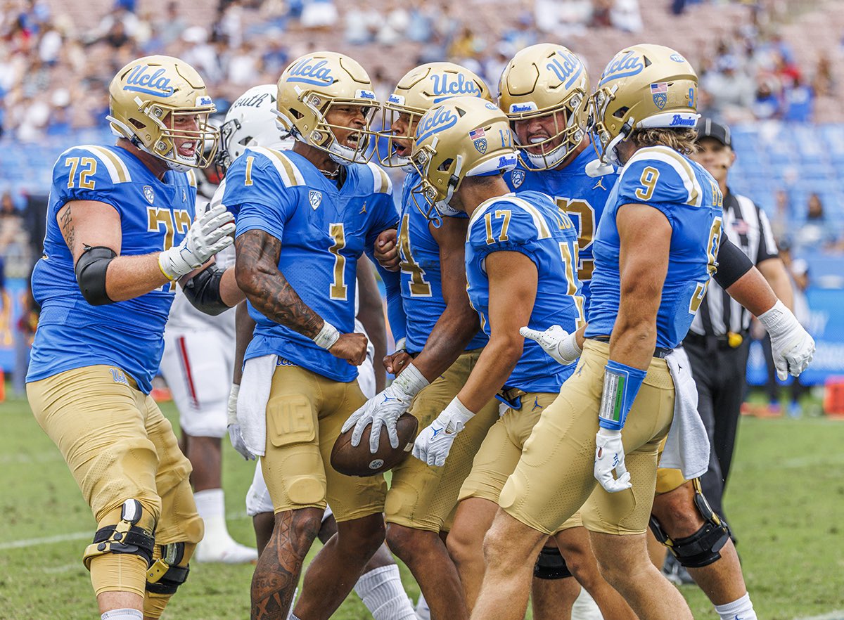 JayTaualaHarris's tweet photo. I will be attending the @UCLAFootball game, this weekend appreciate the invite @CoachIrv_ @_CoachLamp @GregBiggins @247Sports  #ILWT ⏱🫶 https://t.co/iiTQdcGo9C