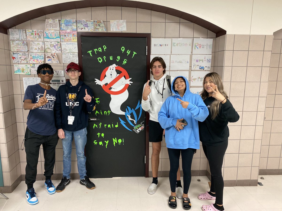 LettHS_Hardball's tweet photo. When you take 1st on the door decorating contest 🔥🔥🔥👻🚫
#WEROC @RHS_Eagles https://t.co/oGauLJmRXr