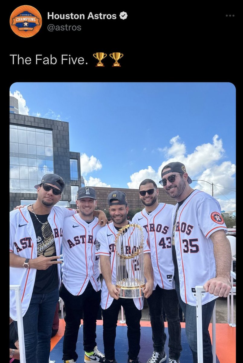 Lindsay Adams 👽 tweet media