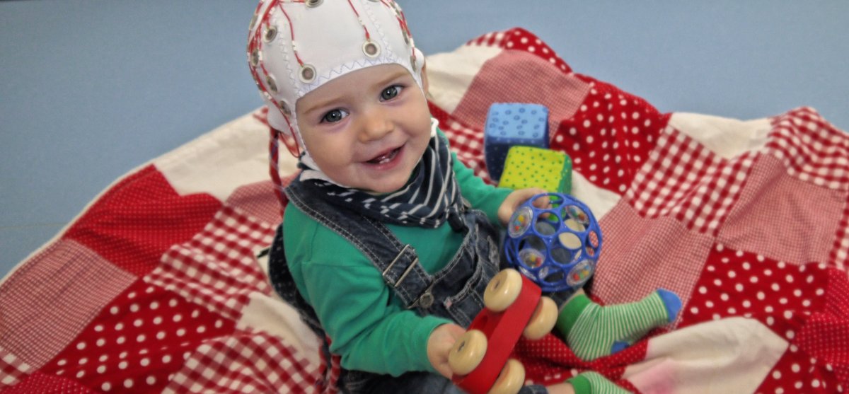 Sarah Jessen @sarahjessen.bsky.social (@jessen_sarah) on Twitter photo Come work with us! Open position in our lab for either a PhD student or a postdoc interested in early social development and EEG! <a href="/UniLuebeck/">Universität Lübeck</a> @CBBM20
dropbox.com/s/8s813bd4dli4…
babylab-luebeck.de Come work with us! Open position in our lab for either a PhD student or a postdoc interested in early social development and EEG! <a href="/UniLuebeck/">Universität Lübeck</a> @CBBM20
dropbox.com/s/8s813bd4dli4…
babylab-luebeck.de