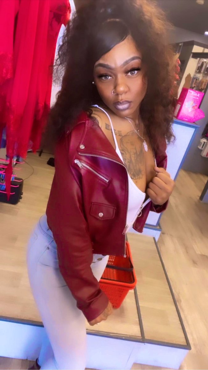 TheRealNymPhiaa's tweet photo. P Y T ๐
#VideoScreenShots Be Betterโฆ.
Shop: Romance Room
17509 kedzie ave https://t.co/awX6p4ME8L