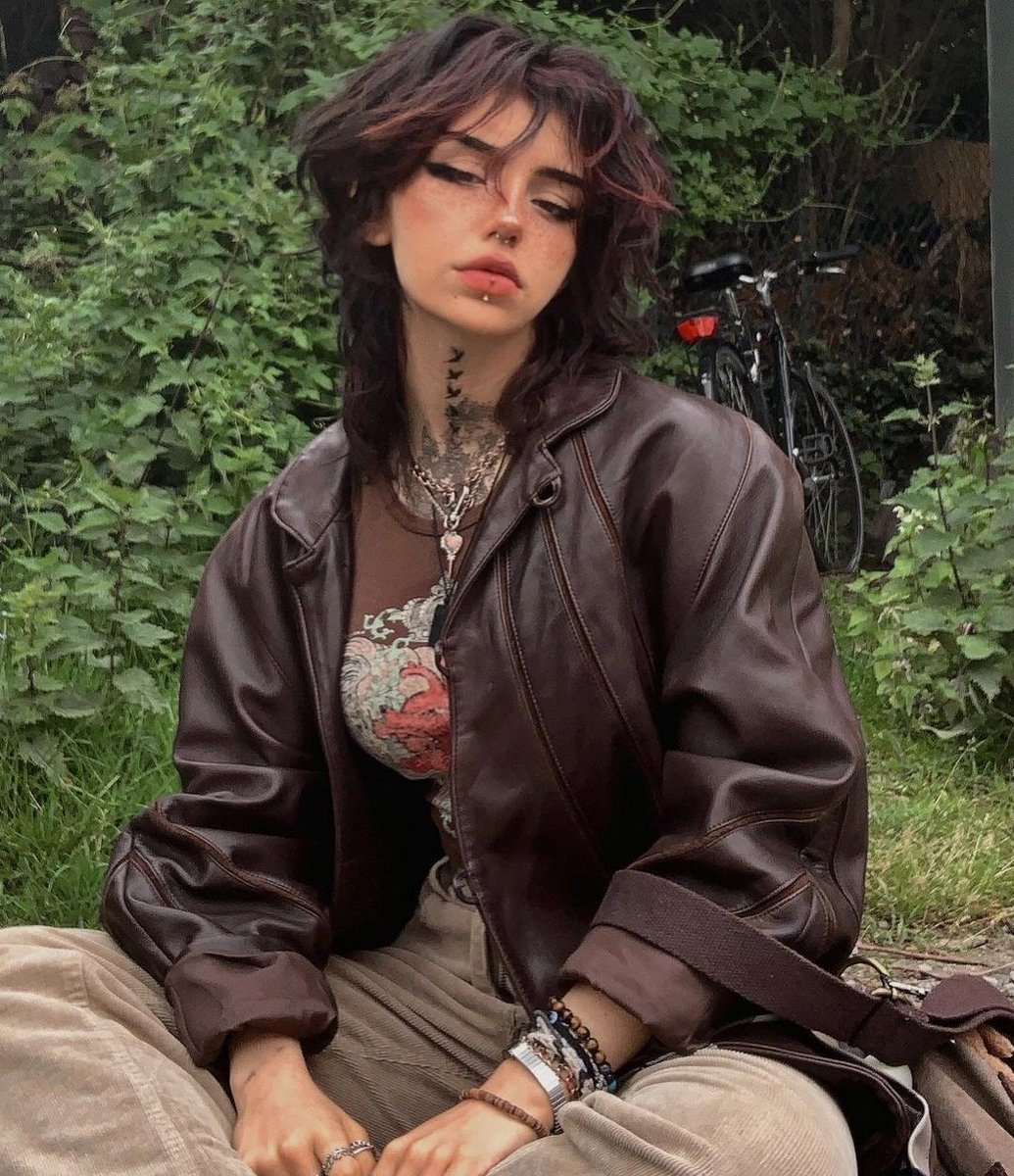 Sh1m1Kyo's tweet photo. ❛❛ 𝓚𝓲𝔂𝓸𝓴𝓸 𝓢𝓱𝓲𝓶𝓲𝔃𝓾 ❜❜
           ▸  28
           ▸  Artist
           ▸  Criminology Student
           ▸  #Anitwt #hqrp https://t.co/ry1EiDzfMV