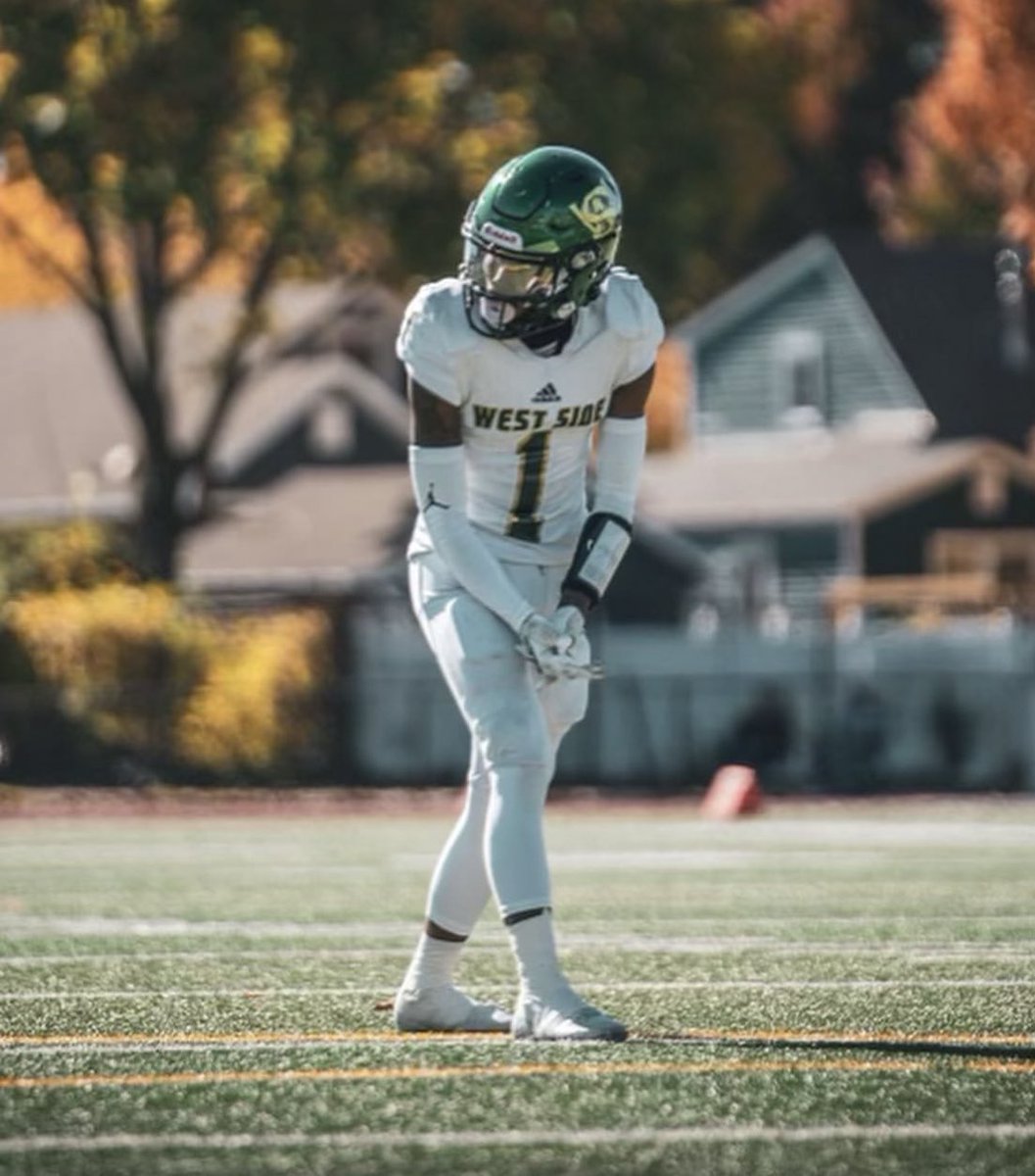 Darrell Barrow Jr
<a href="/DarrellBarrowJ2/">Darrell Barrow Jr</a> 
Class of 2024
5’10ft 155lbs 
GPA: 3.0
Two sport athlete 
WR,PR,KR &amp; Nickel
hudl.com/v/2JgyQ2