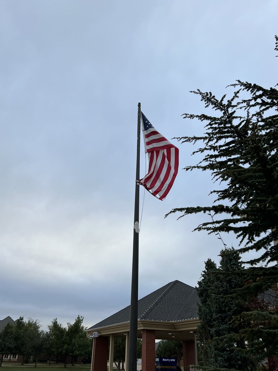 2rowOKC's tweet photo. Need to address this @BancFirstOK , Veterans Day is near! S OKC Penn Branch https://t.co/psRLBAQiq2