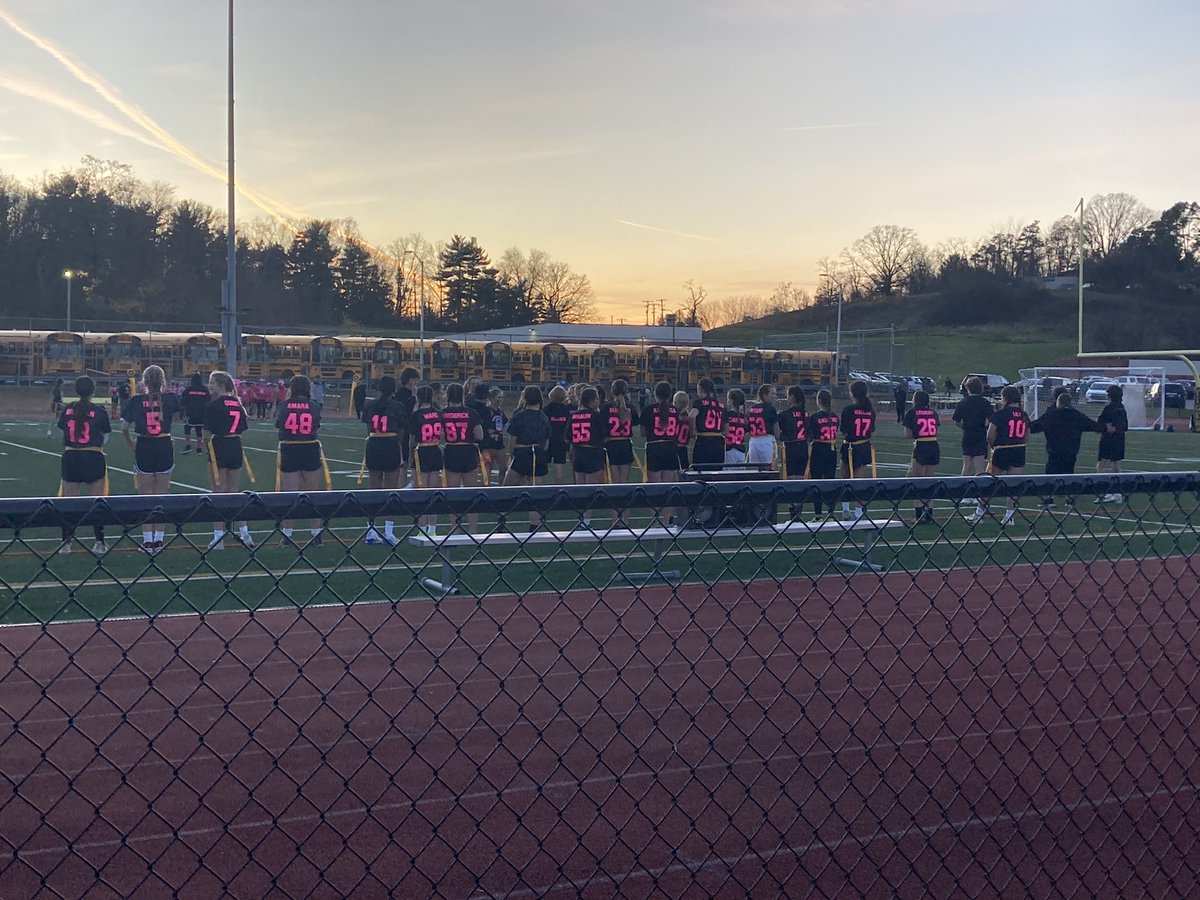 Mrs_Senkoski's tweet photo. Great night for some #PowderPuffFootball 💛🏈🖤 Let’s go @IngomarMiddle #NASDLearns https://t.co/bG4Ps0mu6e