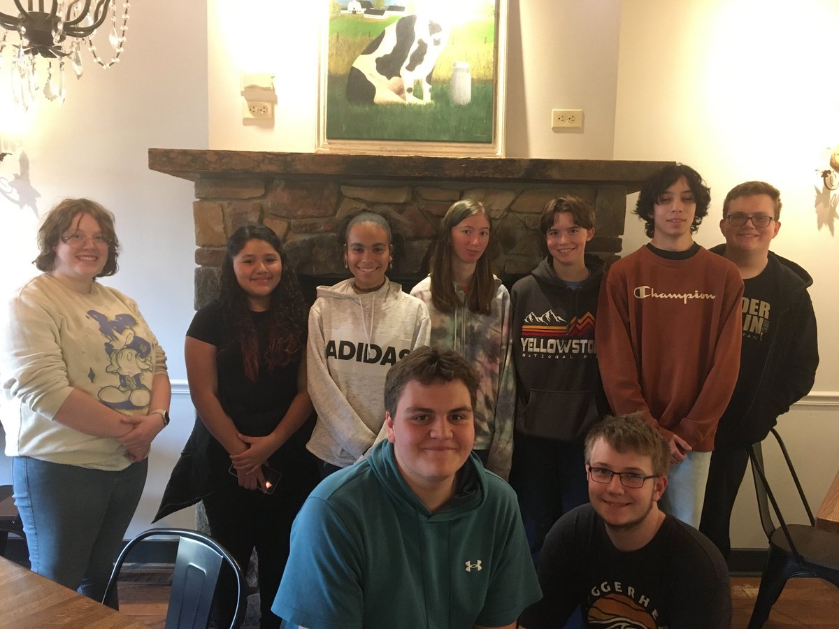 MmeShenton's tweet photo. Midlakes French Club enjoying dinner ⁦@SimplyCrepes⁩ ⁦@MidlakesSchools⁩ https://t.co/uwpitHAyKV