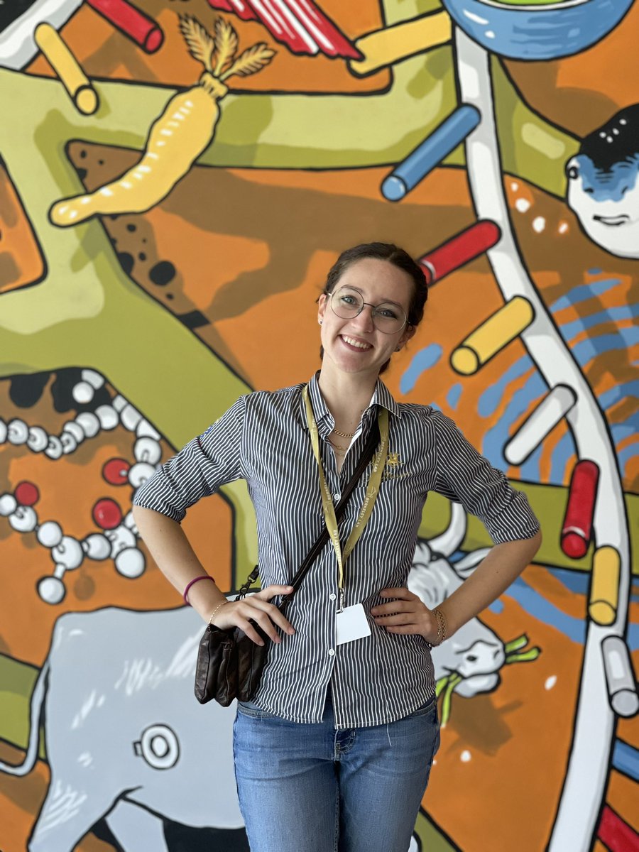 systeminists's tweet image. This week’s spotlight is @elena_delpup! 🔦 “I am Master student in Plant Sciences at Wageningen University @WUR in the Netherlands. I am currently doing an internship at @CarnegiePlants in Stanford with @SueRhee2 to computationally predict plant metabolic gene clusters.” 🧬