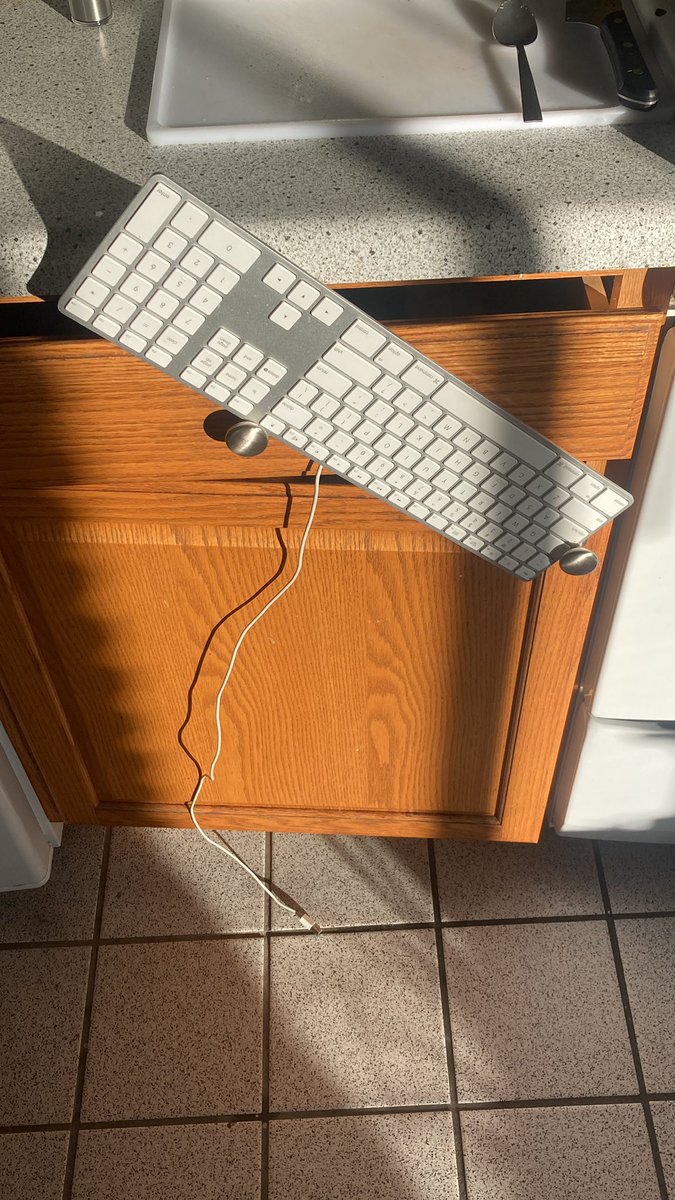 stefankow's tweet image. Spilled some water on my keyboard… attempting to dry it out in the sun. Any tips? 

#struggle #flm #techSuport