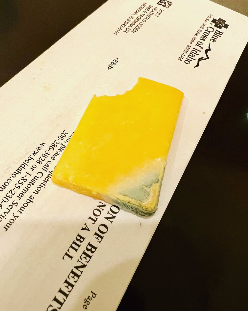 NathanDOgden's tweet photo. It’s hard for me to open these little packets of cheese when you can’t move your fingers. I had already taken a bite before I realized what was on the other end. Dang! #ilovecheese #mold https://t.co/VUOJHA8WDw